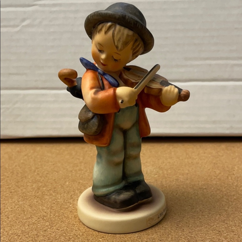 Little fiddler Hummel